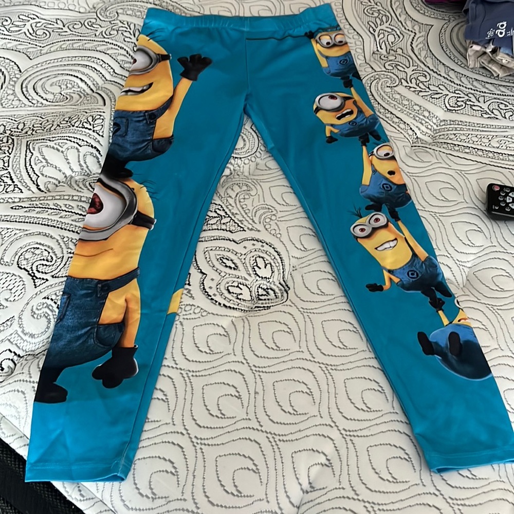 Kids minions Leggings. Size medium